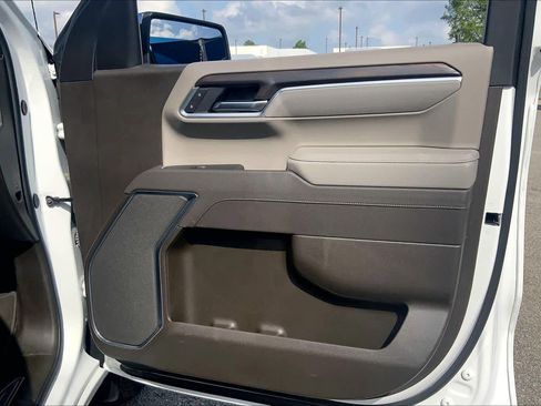 Used 2025 GMC Sierra 1500 SLT image 23