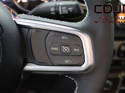 Used 2023 Jeep Gladiator Rubicon w/ Cold Weather Group image 36