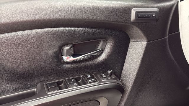 Used 2021 Nissan Titan PRO-4X w/ Pro-4x Convenience Package AWD/4WD image 22