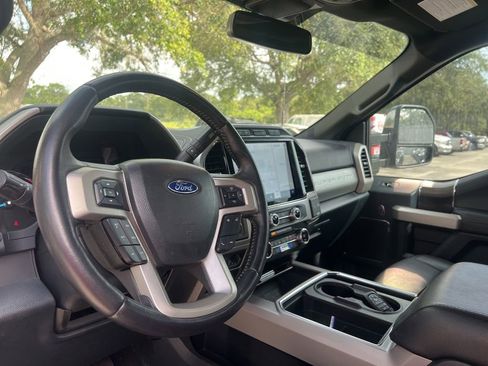 Used 2022 Ford F350 Lariat w/ Lariat Ultimate Package AWD/4WD image 9