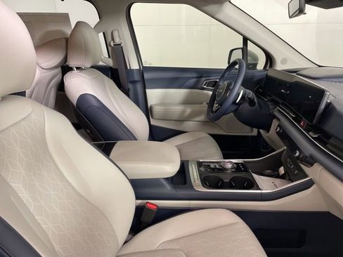 New 2026 Kia Carnival EX image 13