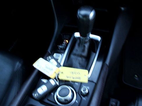 Used 2018 MAZDA MAZDA3 Touring image 27