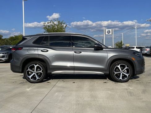 New 2026 Volkswagen Tiguan SE image 7