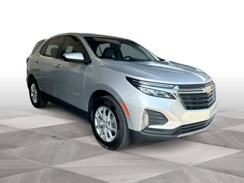 Used 2022 Chevrolet Equinox LT AWD/4WD image 2