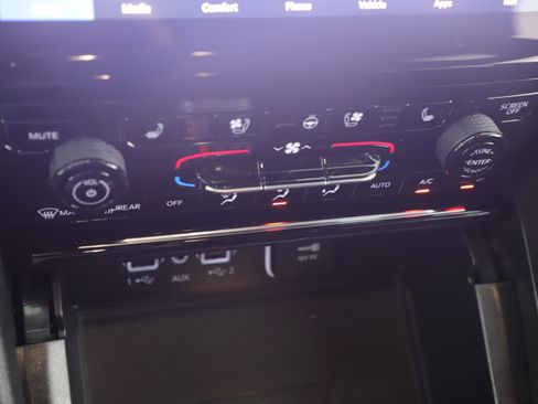 New 2025 Jeep Grand Cherokee L Limited w/ Luxury Tech Group II image 16