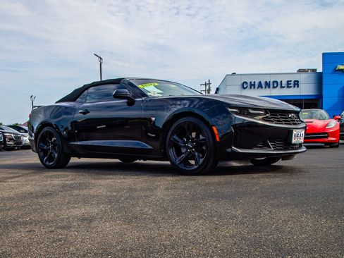 Used 2023 Chevrolet Camaro LT w/ Technology Package RWD image 9