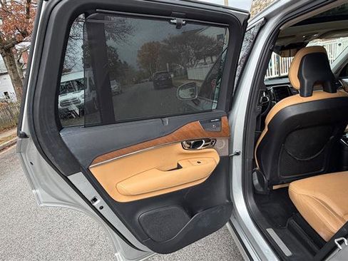 Used 2016 Volvo XC90 T8 Inscription w/ Vision Package image 34