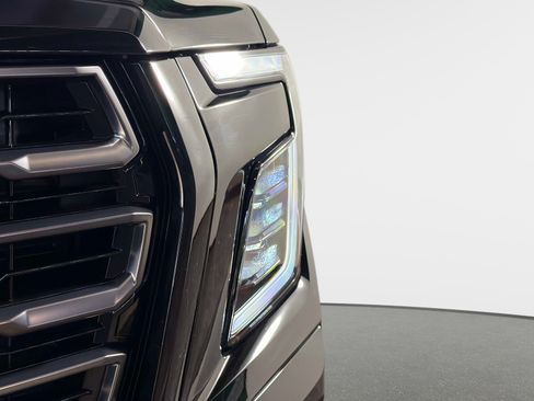 Used 2026 GMC Yukon AT4 Ultimate w/ LPO, Floor Liner Package AWD/4WD image 10