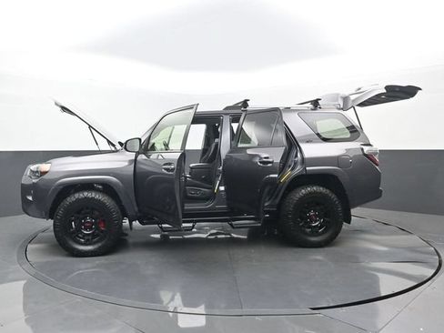Used 2021 Toyota 4Runner SR5 AWD/4WD image 33