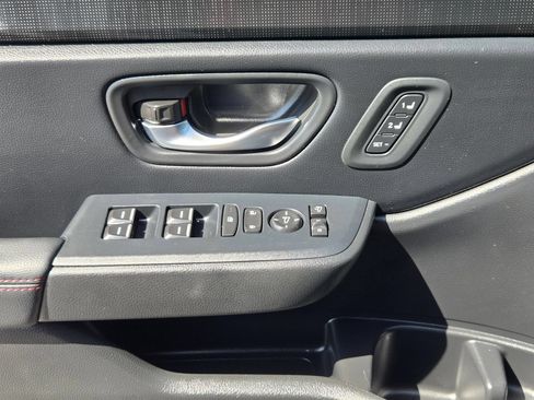 Used 2025 Honda Pilot Black Edition image 11