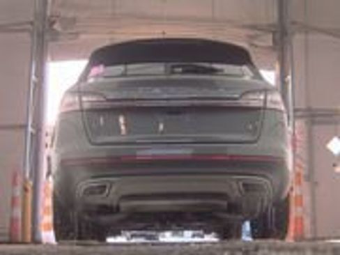 Used 2022 Lincoln Nautilus Reserve image 11