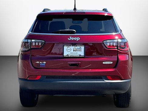 Used 2022 Jeep Compass Latitude AWD/4WD image 3