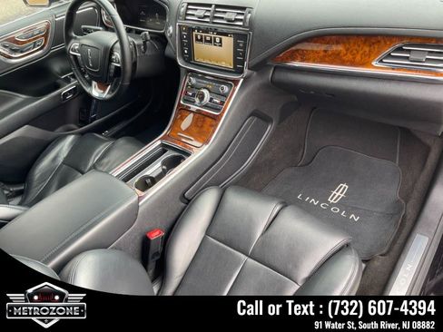Used 2019 Lincoln Continental Select w/ Continental Climate Package image 21