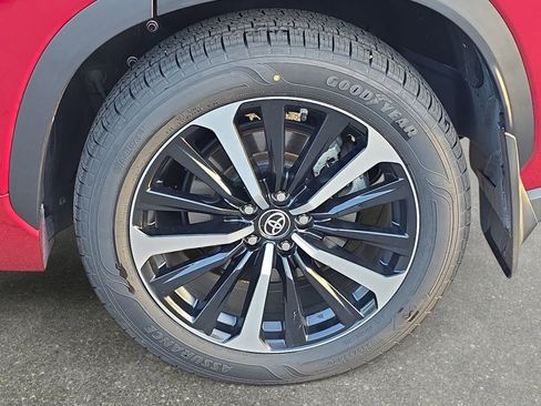 Used 2021 Toyota Highlander XSE image 32