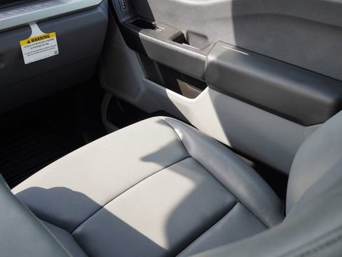 Certified 2025 Ford F250 XL AWD/4WD image 17