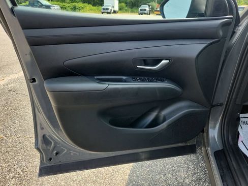 Used 2025 Hyundai Tucson SE image 11