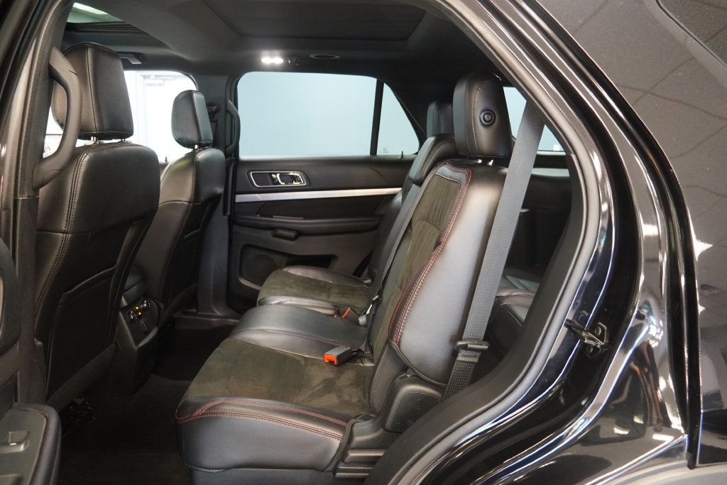 Used 2018 Ford Explorer XLT w/ Equipment Group 202A FWD image 26