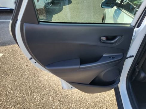 Used 2023 Hyundai Kona SE AWD/4WD image 14