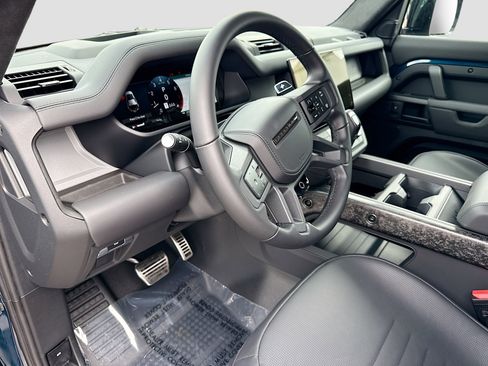 New 2026 Land Rover Defender 110 OCTA AWD/4WD image 25