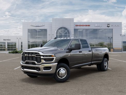 New 2026 RAM 3500 Tradesman AWD/4WD image 35