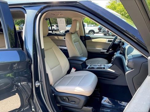 Used 2022 Ford Explorer XLT AWD/4WD image 11