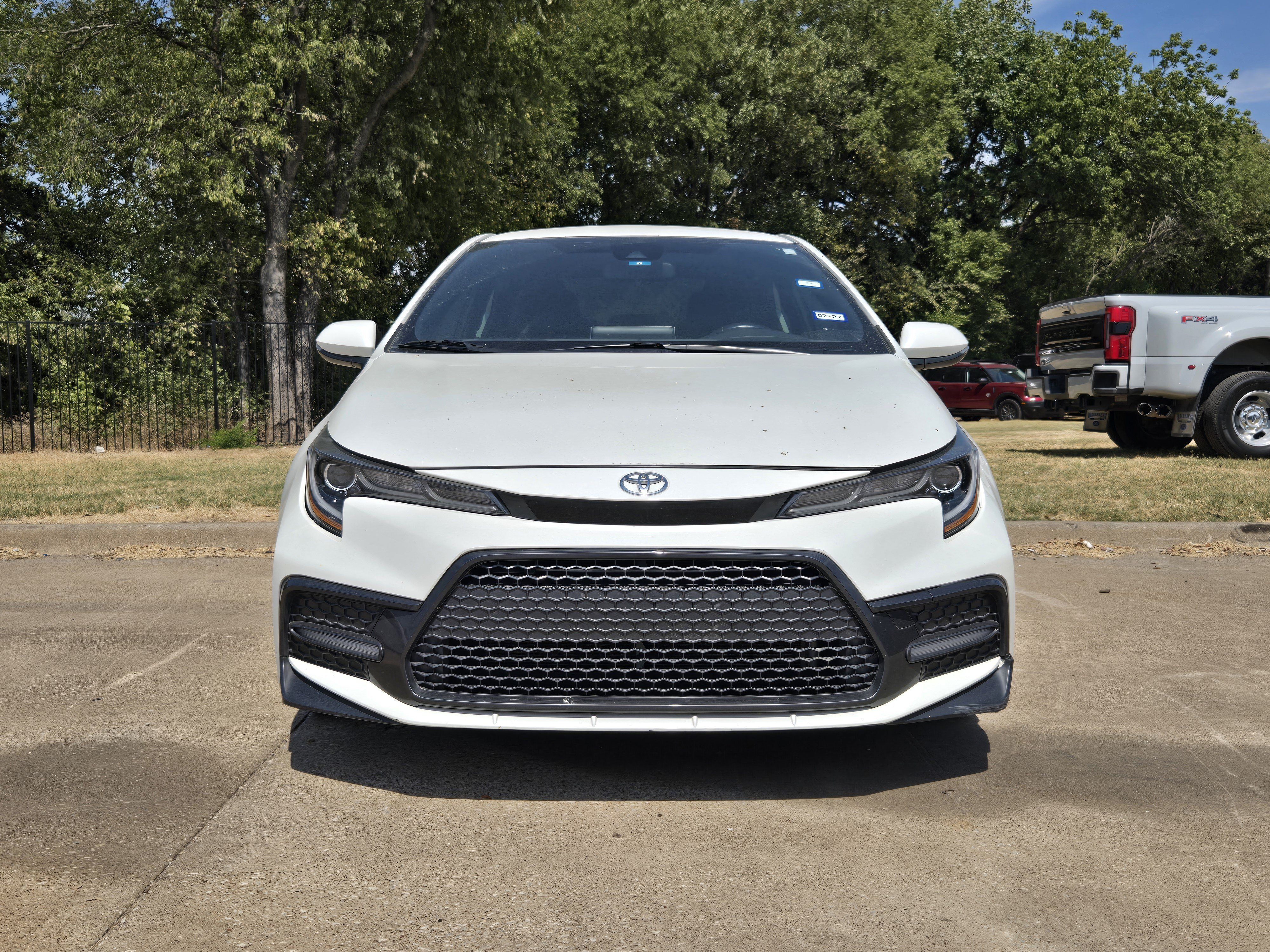 Used 2021 Toyota Corolla SE FWD image 2
