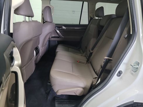 Used 2020 Lexus GX 460 Premium w/ Premium Package AWD/4WD image 28