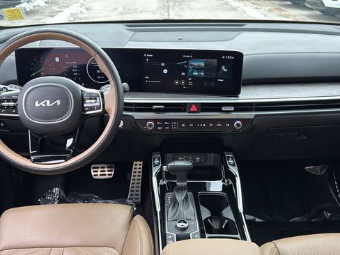 Used 2024 Kia Sorento SX Prestige w/ Olive Brown Leather Package image 9