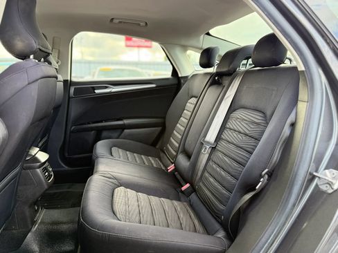 Used 2016 Ford Fusion SE FWD image 25