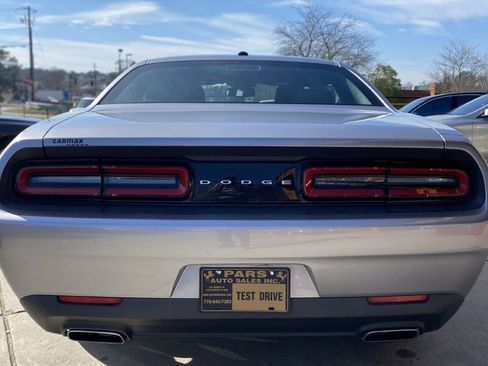 Used 2016 Dodge Challenger SXT image 14