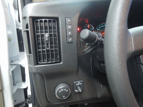 New 2026 Chevrolet Express 2500 Work Van w/ Driver Convenience Package image 20