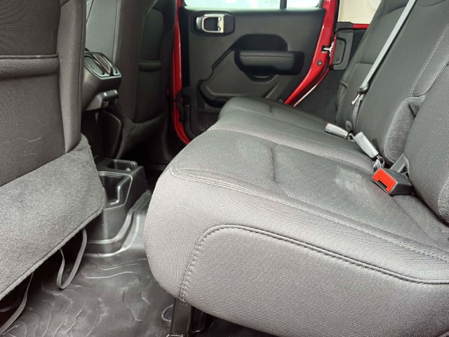 Used 2022 Jeep Wrangler Unlimited Sport AWD/4WD image 12