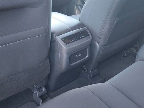 Used 2025 Nissan Pathfinder SV AWD/4WD image 17