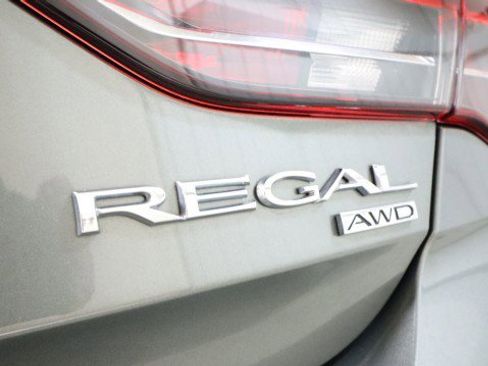 Used 2019 Buick Regal Preferred w/ Driver Confidence Package I image 22