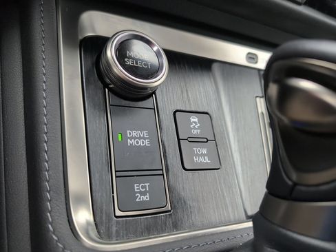 Used 2025 Lexus GX 550 w/ Cold Area Package AWD/4WD image 20