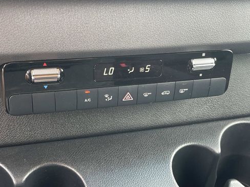 Used 2024 Mercedes-Benz Sprinter 2500 image 26