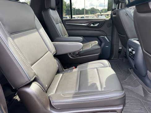 Used 2024 GMC Yukon XL Denali w/ Advanced Technology Package AWD/4WD image 16