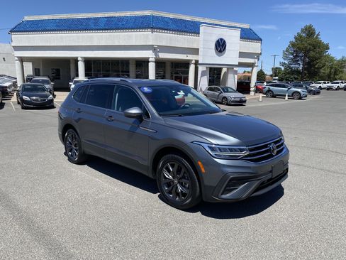 Certified 2023 Volkswagen Tiguan SE FWD image 47