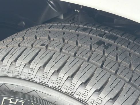 Used 2023 RAM 1500 Laramie AWD/4WD image 34