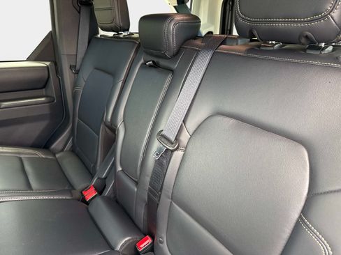 Used 2025 Ford Bronco Badlands AWD/4WD image 13