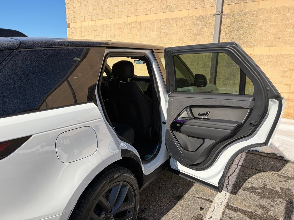 New 2026 Land Rover Range Rover Sport SE AWD/4WD image 21