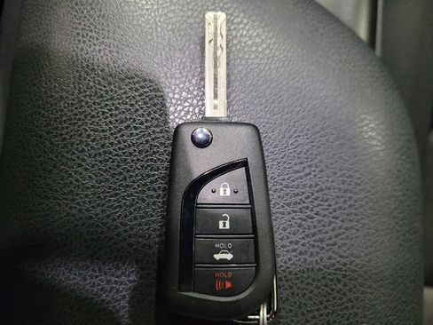 Used 2022 Toyota Camry LE FWD image 32