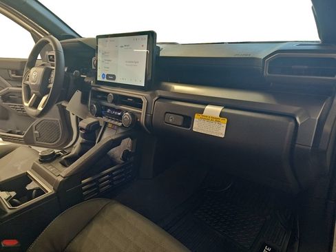 Used 2026 Toyota 4Runner TRD Off-Road Premium AWD/4WD image 15
