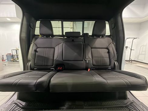 Used 2025 Chevrolet Silverado 2500 High Country w/ Technology Package AWD/4WD image 28