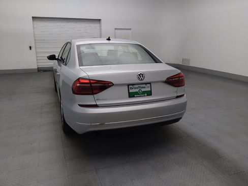 Used 2019 Volkswagen Passat 2.0T Wolfsburg w/ Wheels & Sunroof Package FWD image 6