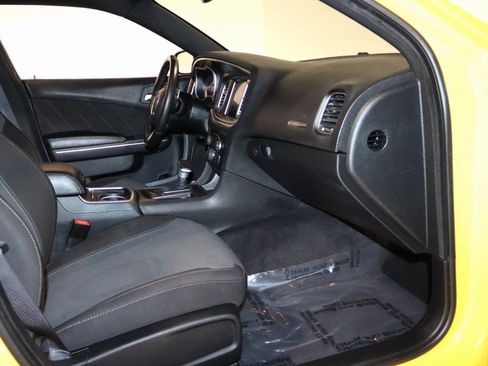 Used 2017 Dodge Charger R/T w/ Beats Audio Group image 53