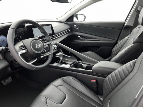 New 2024 Hyundai Elantra Limited FWD image 14