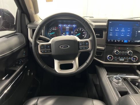 Used 2022 Ford Expedition Max XLT image 14