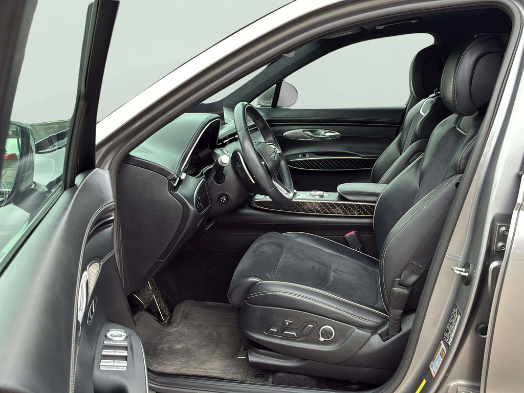 Used 2022 Genesis GV70 3.5T Sport w/ Sport Prestige Package AWD/4WD image 28
