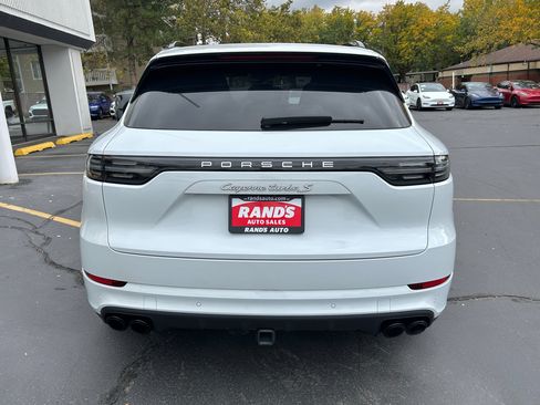 Used 2022 Porsche Cayenne Turbo S w/ Assistance Package image 13
